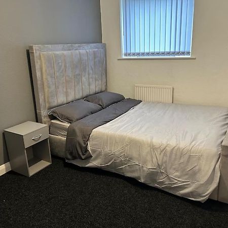 Two Bedroom Apartment Room 18 Стоктон-он-Тис Экстерьер фото